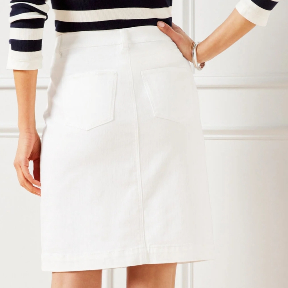 Chic White Pencil Skirt